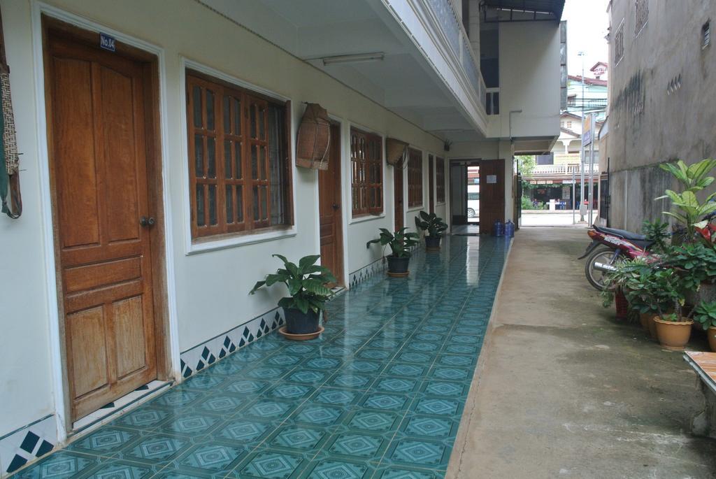 Nice Guesthouse Muang Phônsavan Exterior foto